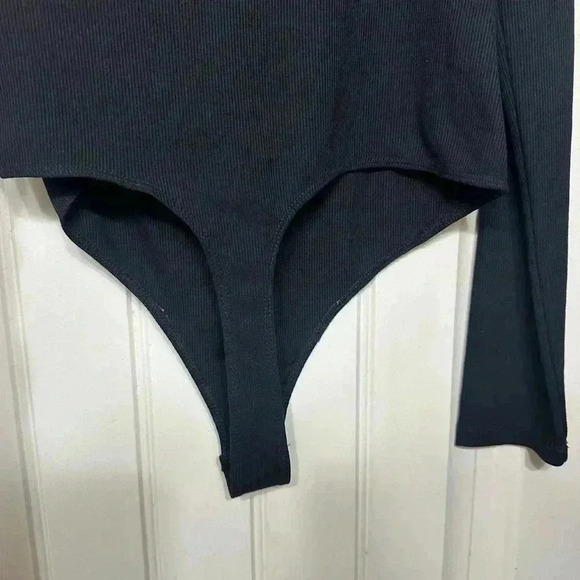Women’s Le Lis One Shoulder Ribbed Long Sleeve Black Button Snap Body Suit Large - Picture 6 of 7